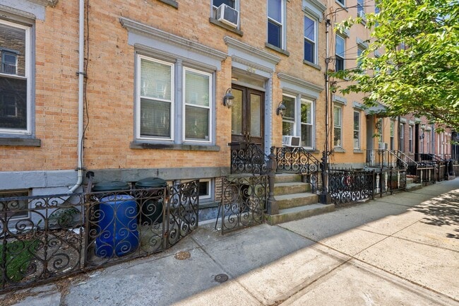Building Photo - 349 7th St