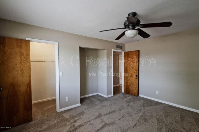 Building Photo - 1030 E Manhatton Dr