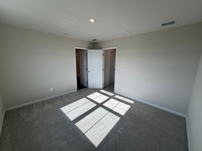 Building Photo - Thornton Grove Townhome