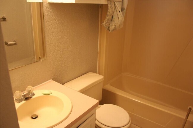 Building Photo - 181 Bradford Ln