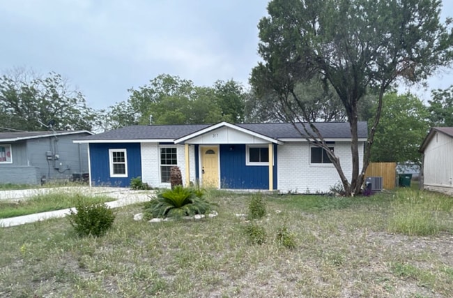 Primary Photo - 317 W Lindbergh Blvd