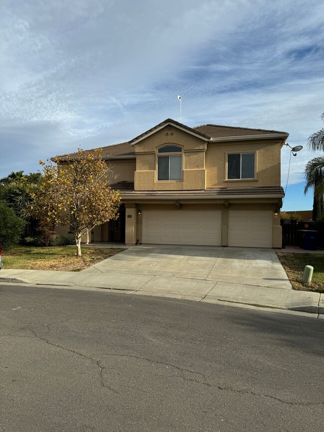 Building Photo - ***NOW AVAILABLE!!*** LOS BANOS HOME