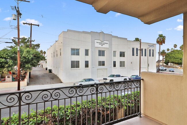 Building Photo - 1701 Crescent Ave