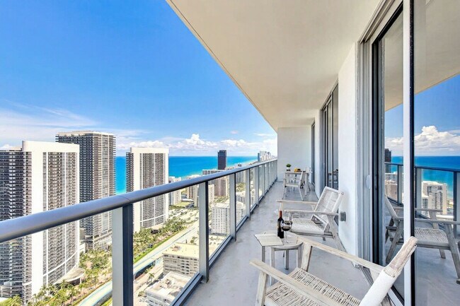Building Photo - 4010 S Ocean Dr