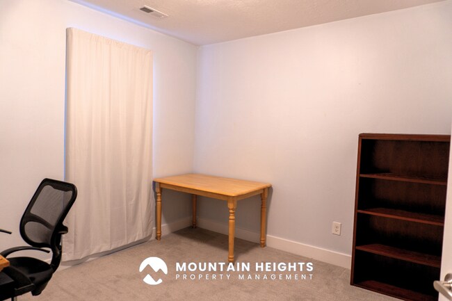 Building Photo - 3891 W Lansdown Ct