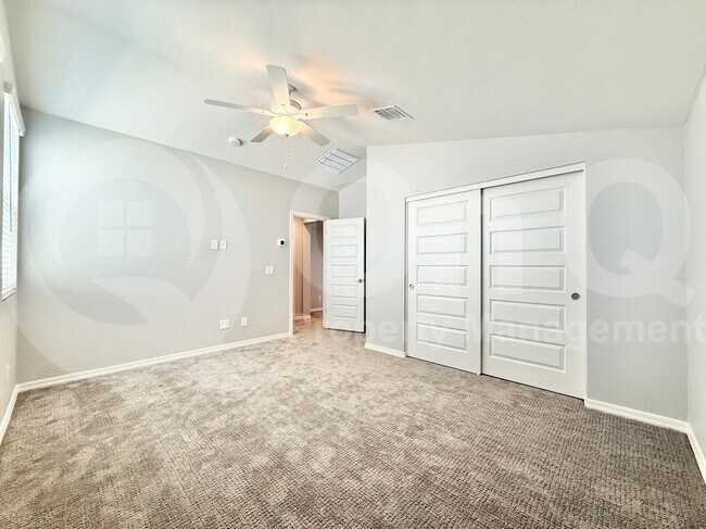 Building Photo - 4156 E Bernice St