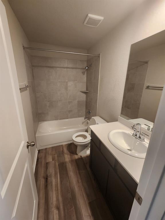 Building Photo - 623 Sun Grv Trl