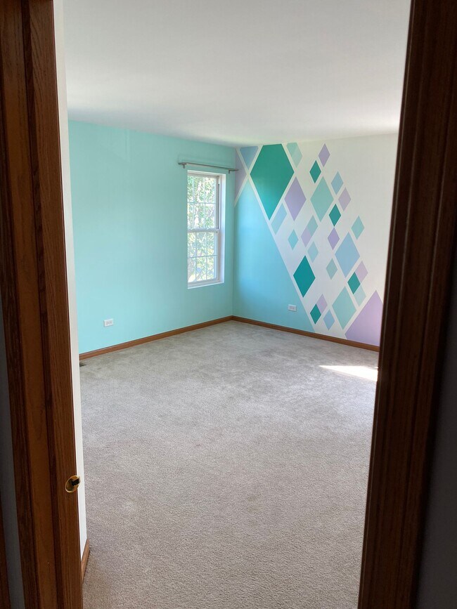 Building Photo - 4925 Montauk Dr