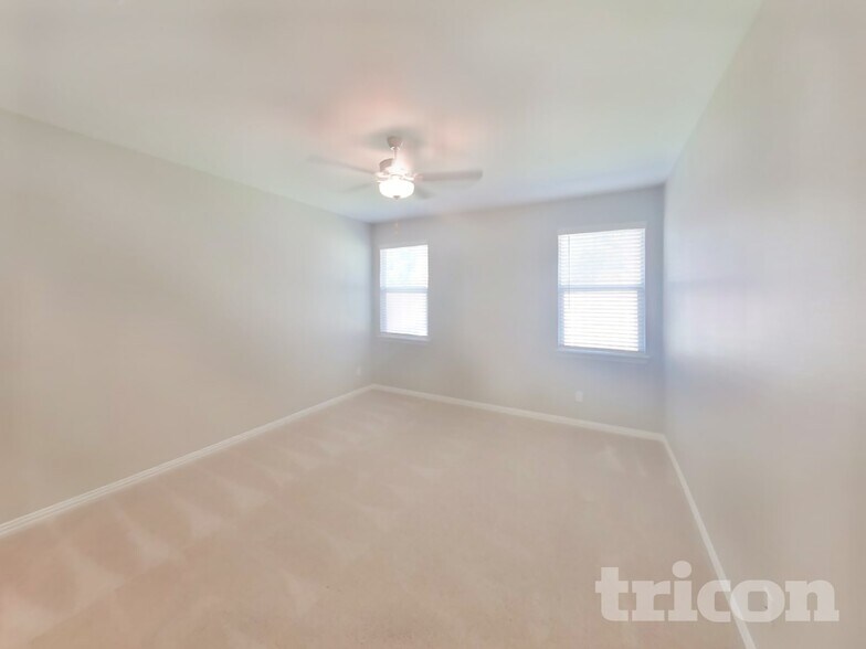 Building Photo - 219 Jenkinson Dr