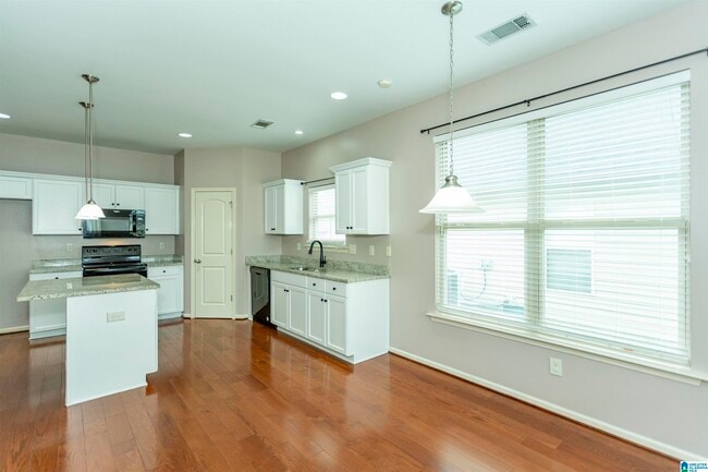 Building Photo - 4350 Sierra Dr