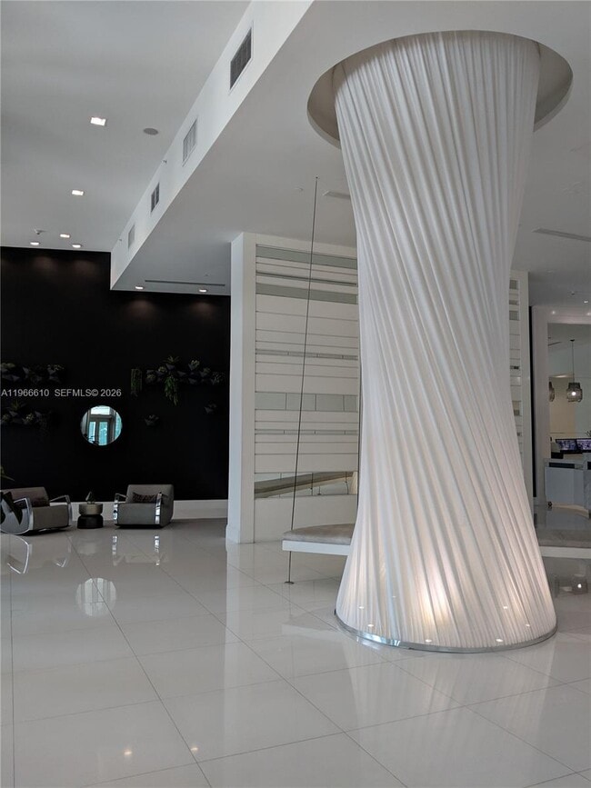 Building Photo - 350 S Miami Ave