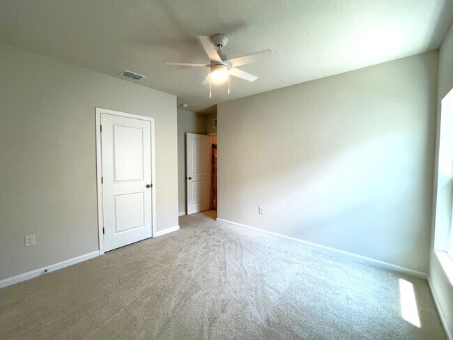 Building Photo - 5447 Maddie Dr