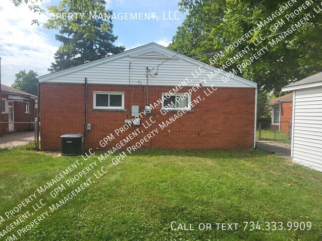 Building Photo - 4967 McKinley St