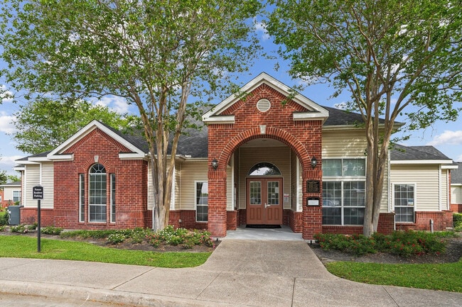 Building Photo - Laurel Point