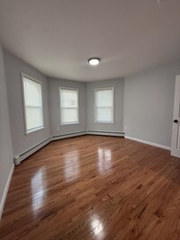 Building Photo - 78 Hollis St