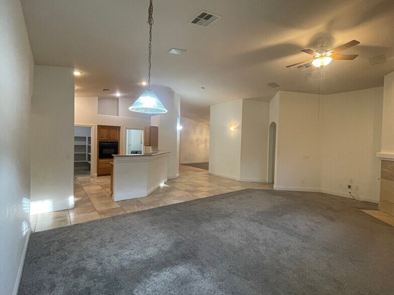 Building Photo - 6228 Farica St