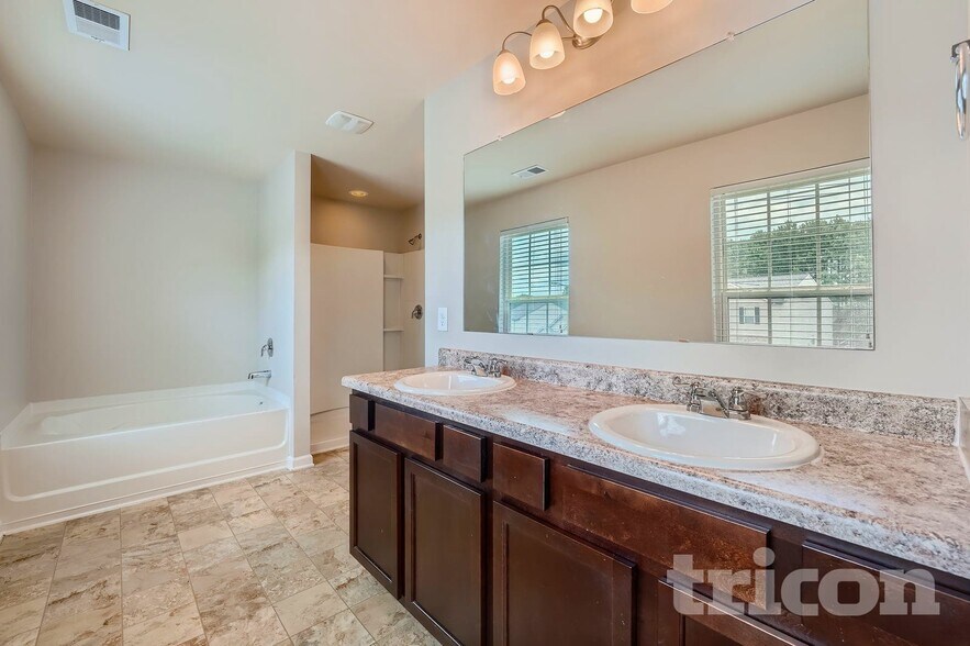 Building Photo - 38 Possum Creek Ln