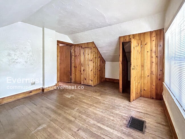 Building Photo - 1426 W Cucharras St