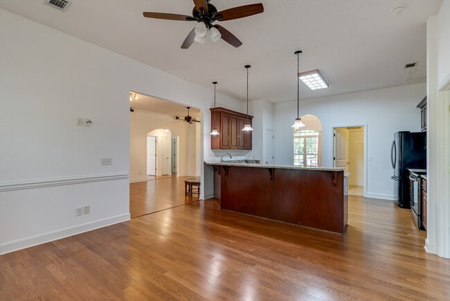 Building Photo - 626 Marsh View Dr