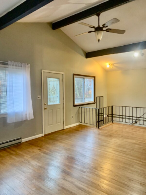 Building Photo - 186 Davos Rd