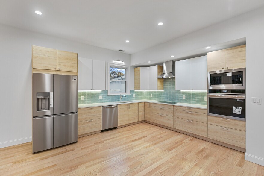 Building Photo - 14 Newell Rd