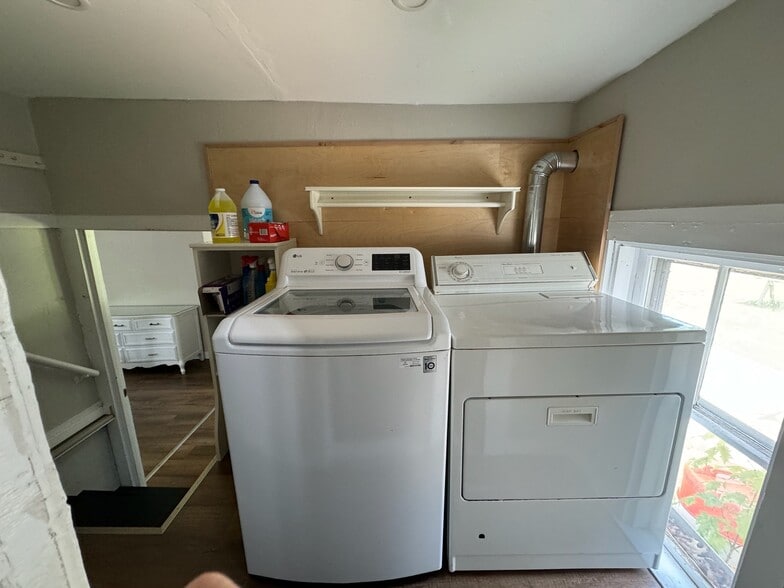 Building Photo - 109 E. 15th Street