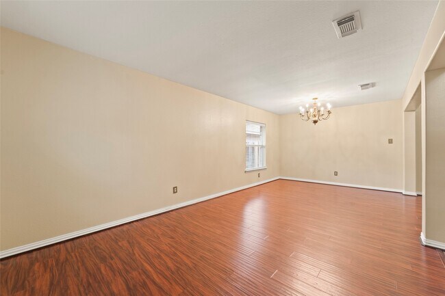 Building Photo - 32227 Willow Creek Park