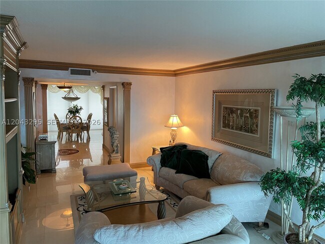Building Photo - 17555 Collins Ave