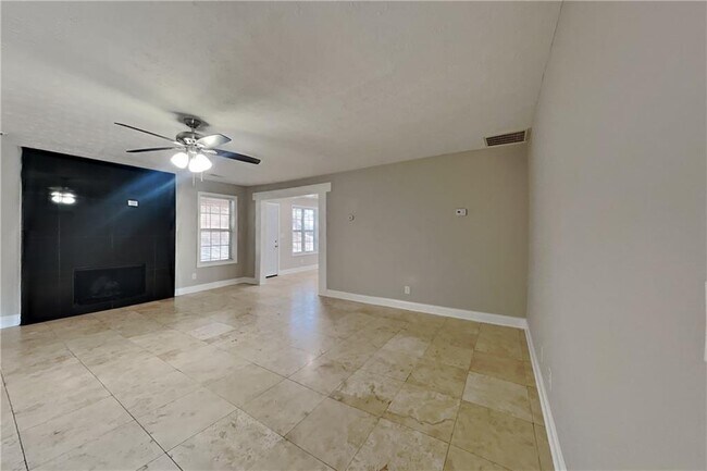 Building Photo - 537 Paper Ridge Ln