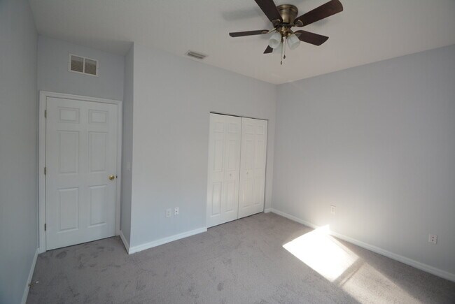 Building Photo - "Charming 3-Bed Oasis in Palm Coast - 1,85...