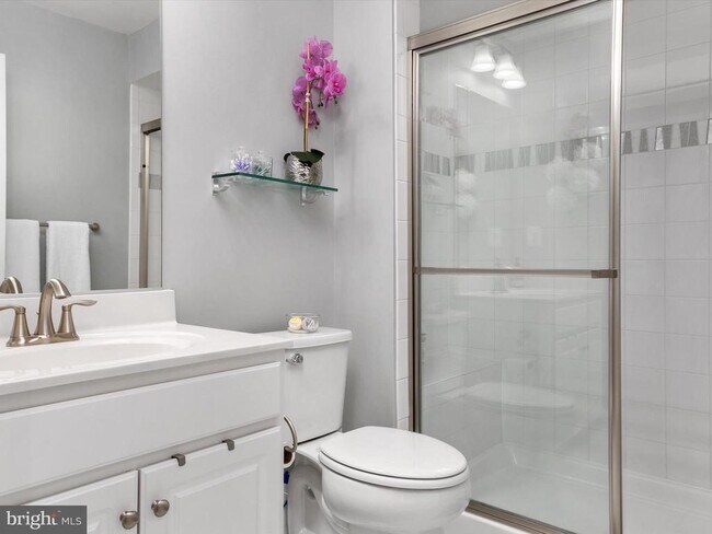 Building Photo - 2552 Buckthorn Dr
