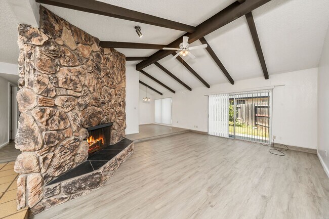 Building Photo - Charming 3 Bedroom2 Bath home in Sacramento, CA