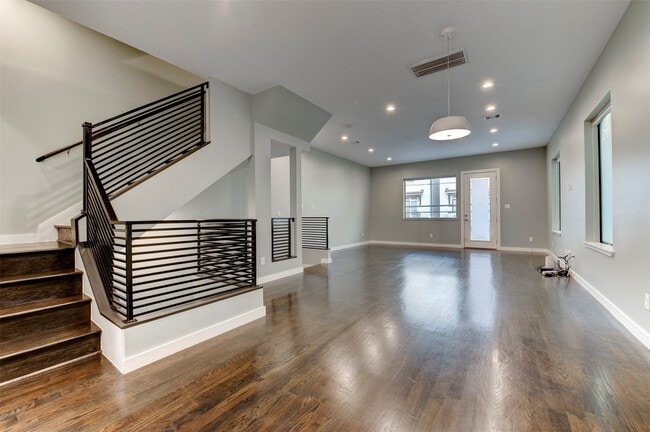 Building Photo - 1211 Thompson St