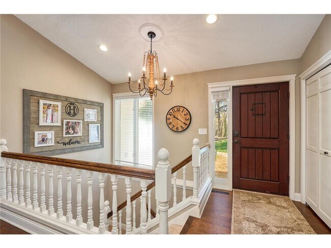 Building Photo - 1832 Essex Rd