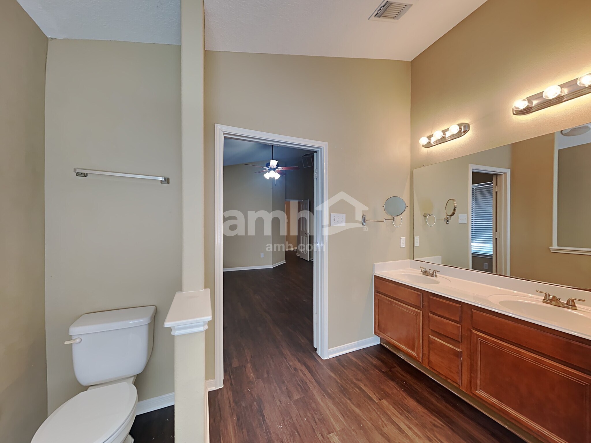 Building Photo - 1034 Riverwood Dr
