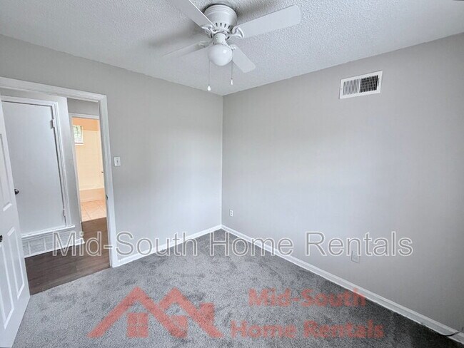Building Photo - 474 Brockwood Cove