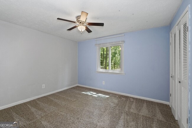 Building Photo - 880 Winfield Ct
