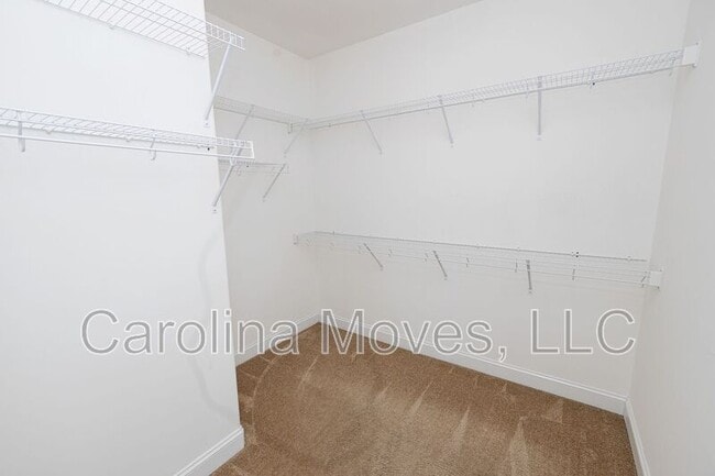 Building Photo - 210 Royal Hill Ln