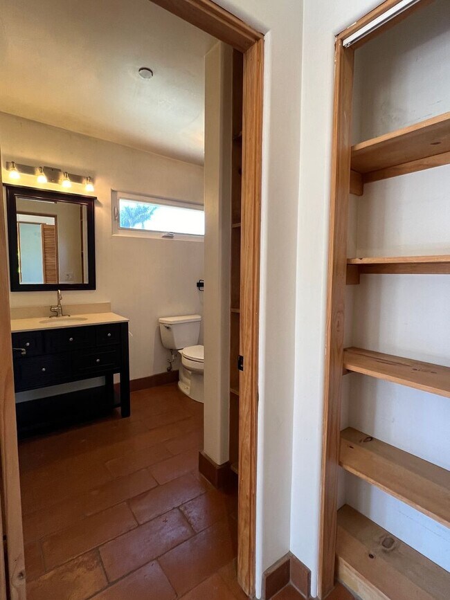 Building Photo - Charming Spanish Style Bungalow in West Ve...