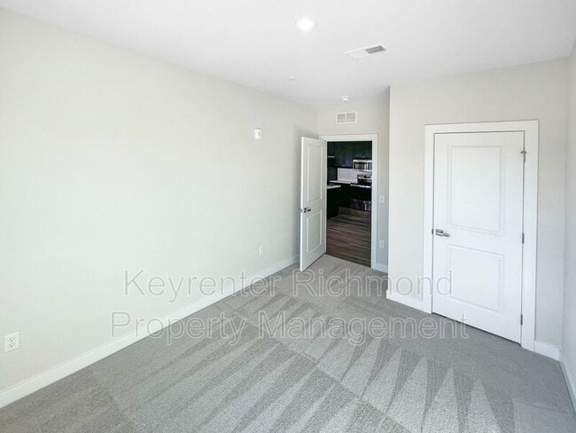 Building Photo - 3900 Maze Runner Dr