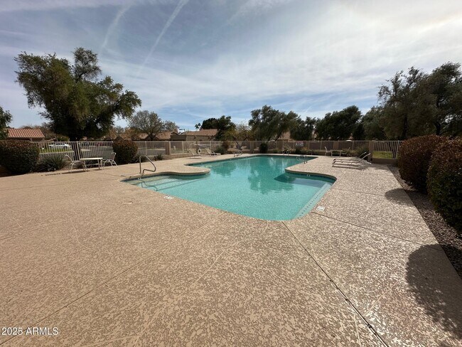 Building Photo - 8919 S Lori Ln