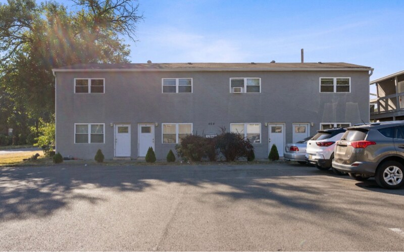 Primary Photo - 482 E Norwich Ave