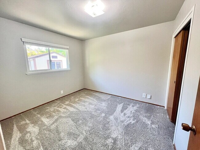 Building Photo - Prime San Jose Home with great backyard!