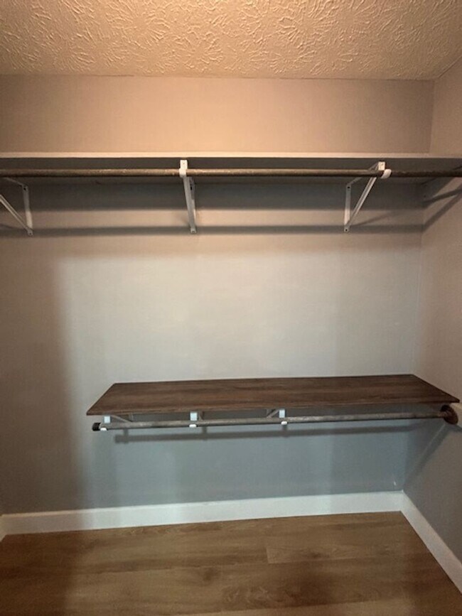 Building Photo - Updated Remodeled Large Open Split-Level Home with Full Finished Basement!