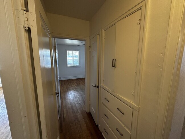 Building Photo - 4662 N Williams St