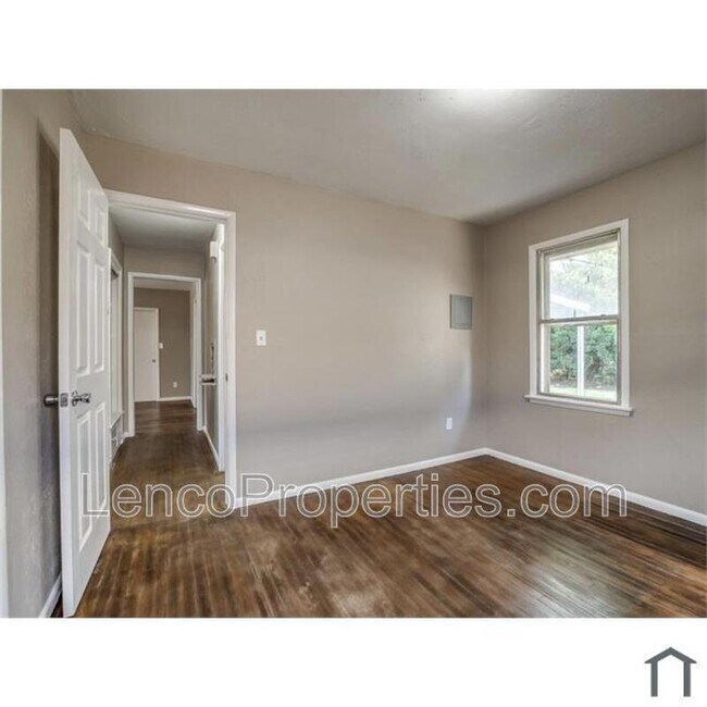 Building Photo - 2741 SW Murray Dr