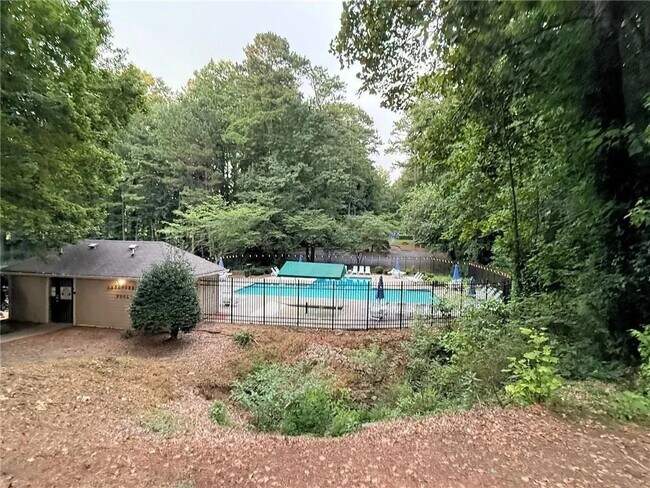 Building Photo - 2329 Milstead Cir NE