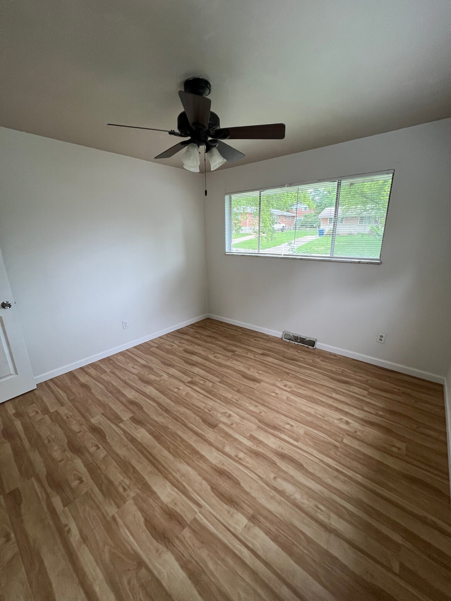 Bedroom 1 - 1112 Chargene