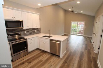 Building Photo - 301 Edgeboro Dr