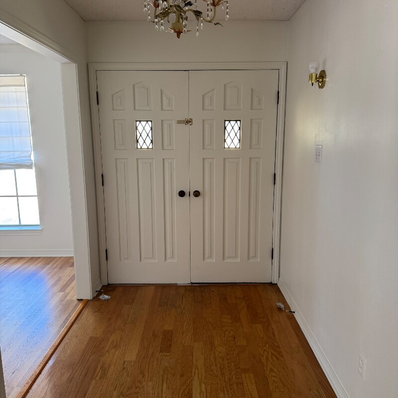 Building Photo - 114 Oak Dr